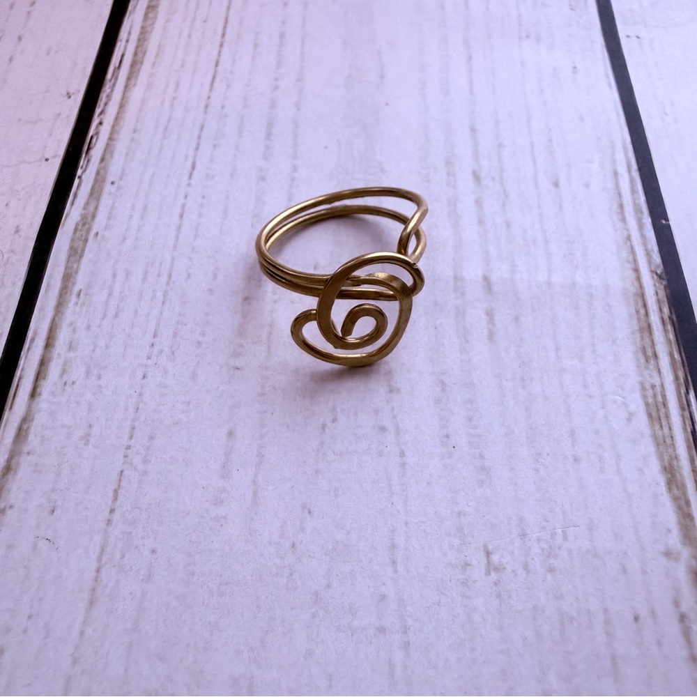 Handmade Gold Swirl Ring - Picture 4 of 5